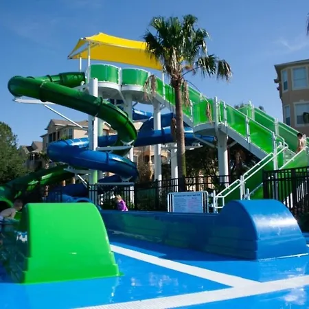3 Bedroom 2 Miles To Disney, Pool, Free Wifi And More Townhouse